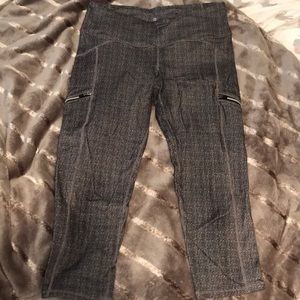 athleta crop with zippers “Static Drifter Capri”